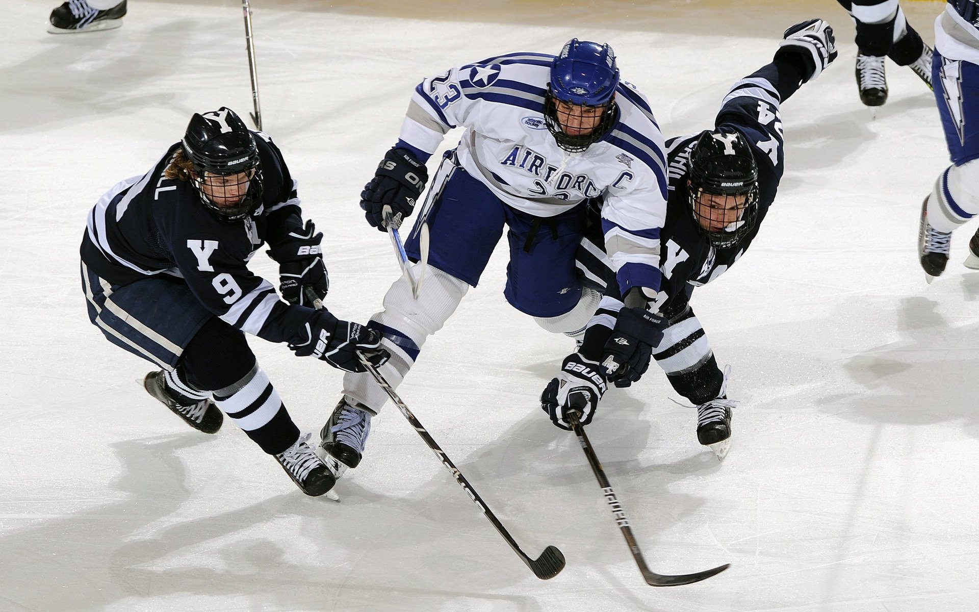 《知名品牌布局电竞广告，营销策略新高度》，电竞营销有关的品牌