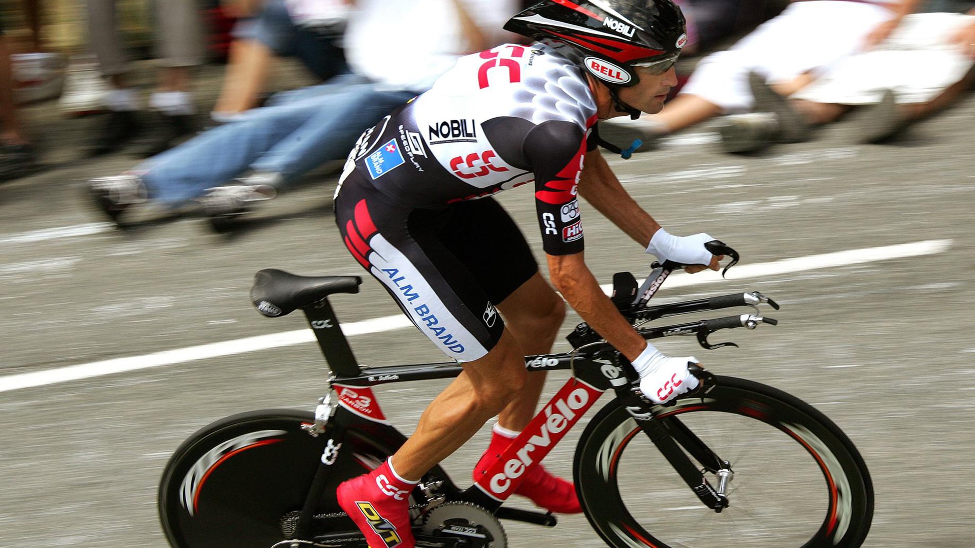 开云体育充值-全国马拉松大赛，跑者突破自我迎接挑战，2020全国马拉松