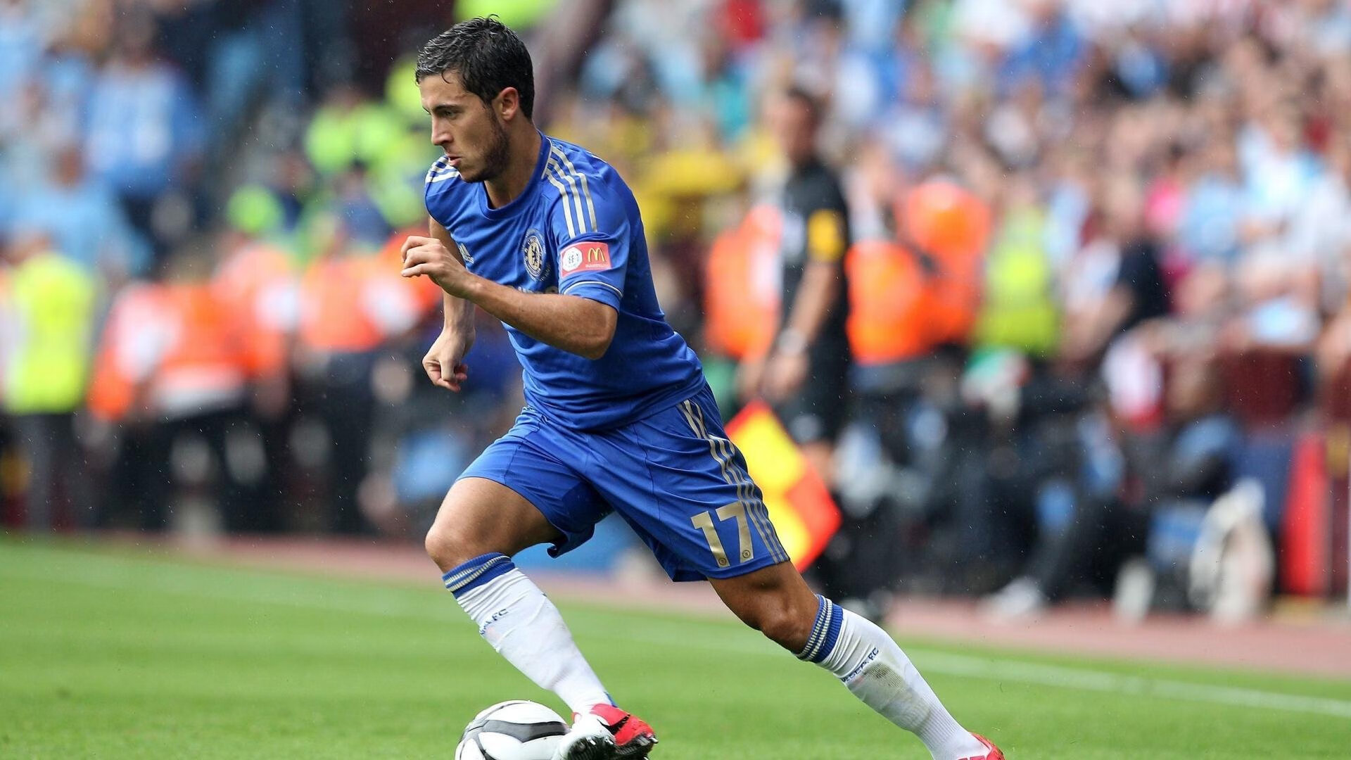 意甲激烈对抗，比分1-0，唯一入球由关键前锋完成，比赛亮点：射门精准度极高